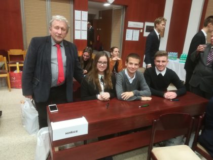 účastníci soutěže s PhDr. Janem Tomíčkem